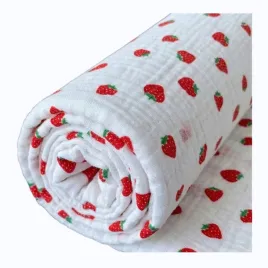otulacz-muslinowy-premium-100x70-truskawkowe-otulenie