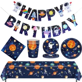 talerze-kubki-jednorazowe-serwetki-papierowe-kosmos-astronauta-planeta