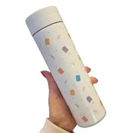 termos-z-sitkiem-na-herbate-kredki-500-ml-bialy