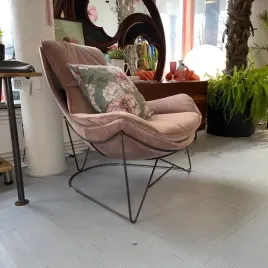 fotel-berco-na-stelazu-velvet-nowoczesny-wypoczynkowy-wygodny-ciemnogranato