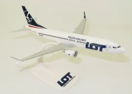 model-samolotu-boeing-737max8-lot-1-200-sp-lva