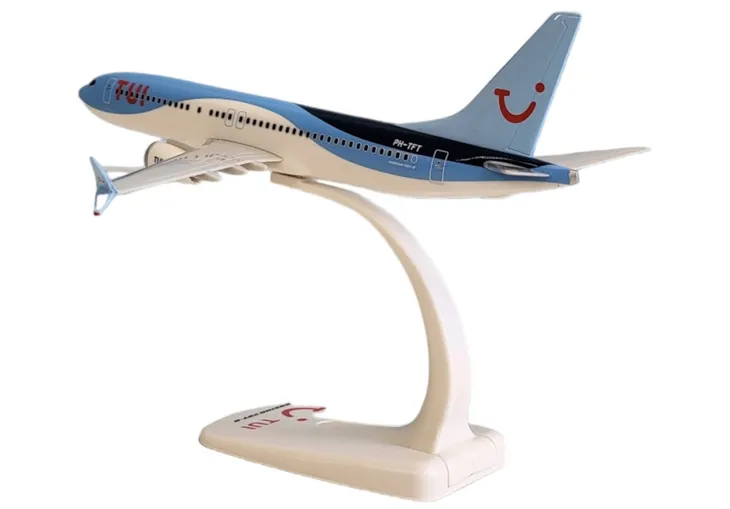 model-samolotu-boeing-b737max8-tui-1-200-ph-tft-stan-nowy