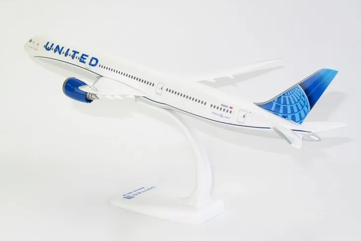 model-samolotu-boeing-787-10-united-1-200-ppc-stan-nowy