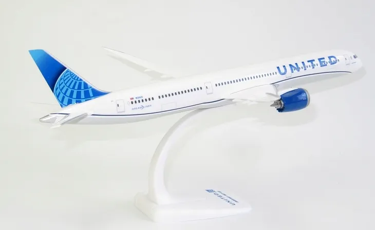 model-samolotu-boeing-787-10-united-1-200-ppc-stan-nowy