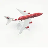 model-samolotu-boeing-b747-malaysia-stan-nowy