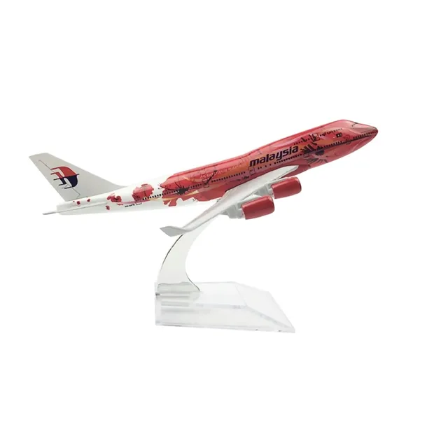 model-samolotu-boeing-b747-malaysia-stan-nowy
