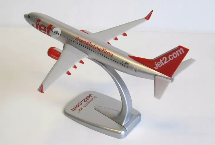 model-samolotu-boeing-737-800-jet2-com-1-200-stan-nowy