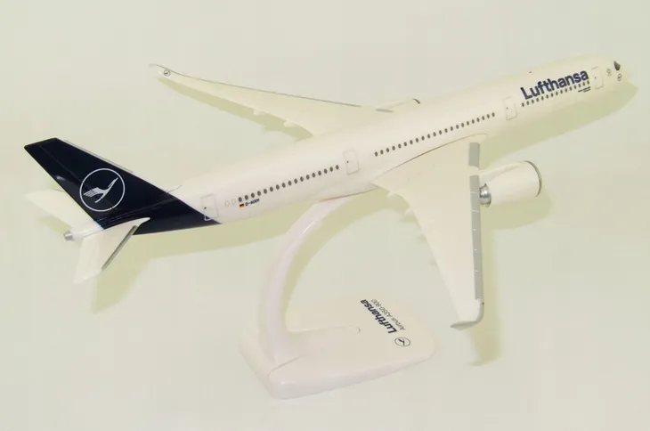 model-samolotu-airbus-a350-900-lufthansa-1-200-stan-nowy