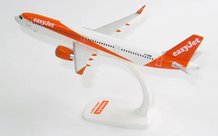 model-samolotu-airbus-a321neo-easyjet-g-uzmb-stan-nowy