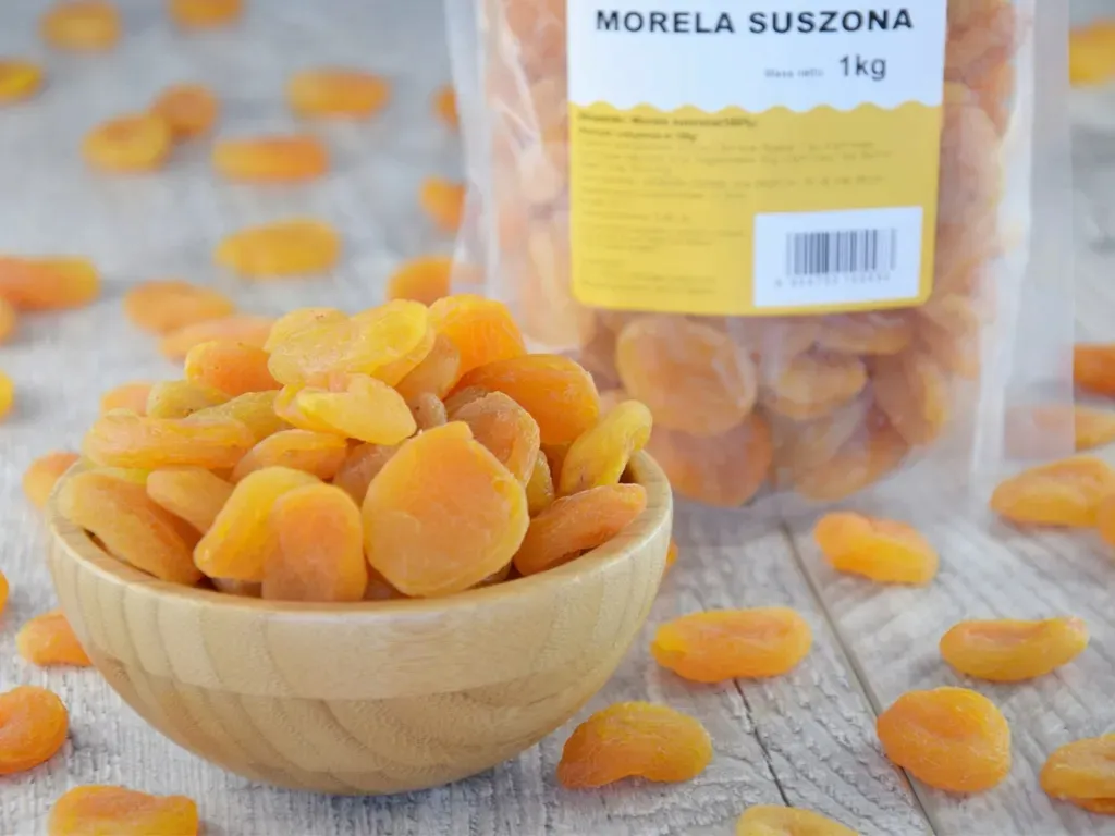 morele-suszone-naturalne-1kg-jasne