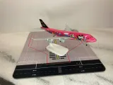 model-samolotu-boeing-b747-jal-50th-1-300-stan-nowy