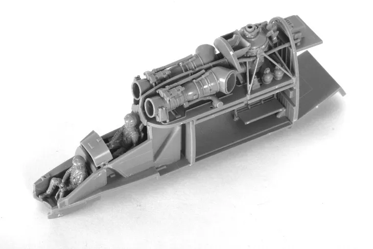 1-72-soviet-attack-helicopter-mil-mi-24-v-vp-hind-stan-nowy-marka-zvezda