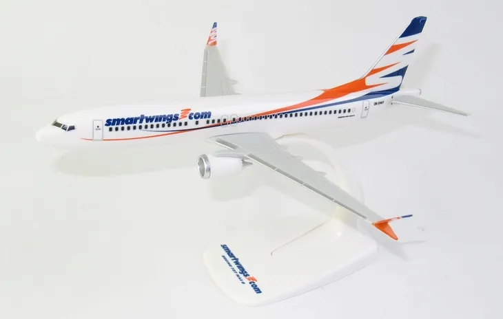 model-samolotu-boeing-b737max8-smartwings-1-200-stan-nowy