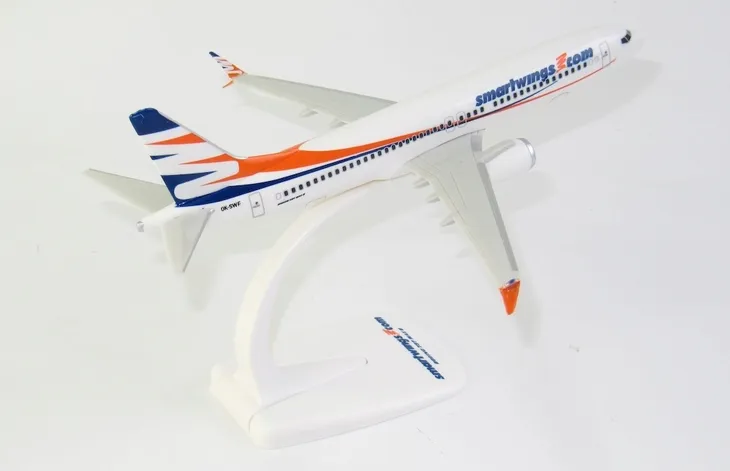 model-samolotu-boeing-b737max8-smartwings-1-200-stan-nowy