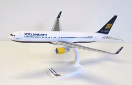 model-boeing-767-300er-icelandair-ppc-1-200
