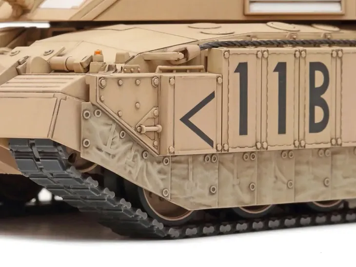 czolg-challenger-2-model-32601-tamiya-okres-po-ii-wojnie-swiatowej-stan-nowy