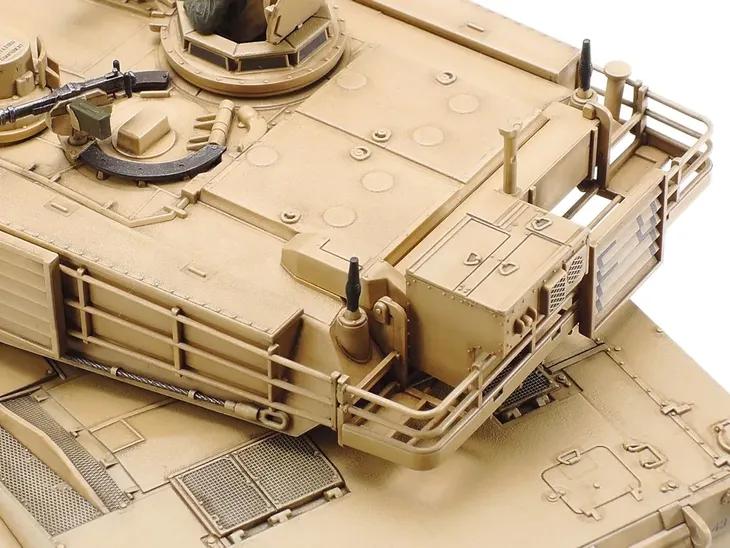 czolg-m1a2-abrams-model-32592-tamiya-stan-nowy