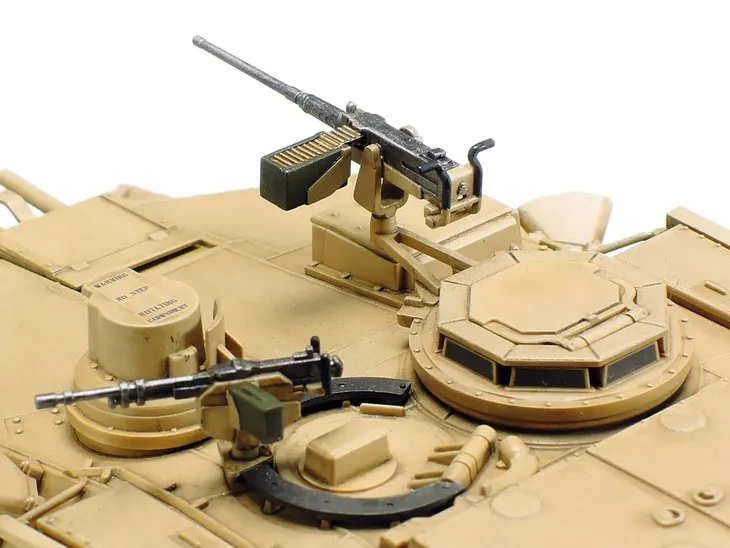 czolg-m1a2-abrams-model-32592-tamiya-okres-po-ii-wojnie-swiatowej-produkt-wprowadzony-do-obrotu-na-terenie-ue-przed-13-12-2024-tak