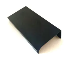 uchwyt-meblowy-krawedziowy-czarny-mat-32-52-ua6