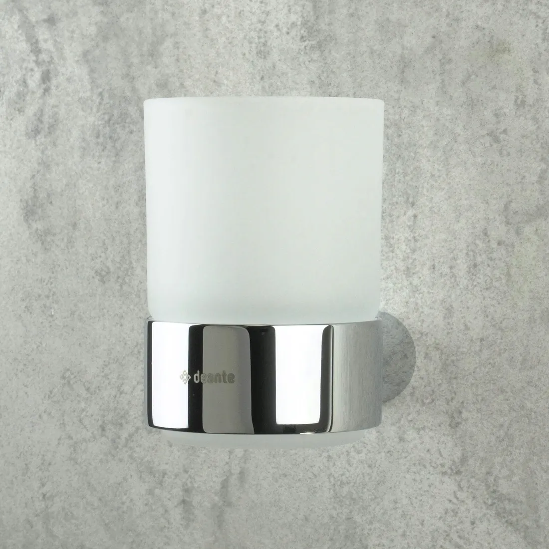 deante-kubek-scienny