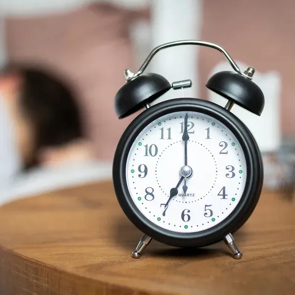 zegar-retro-czarny-stan-nowy