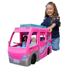 barbie-kamper-dreamcamper-z-basenem-i-zjezdzalnia