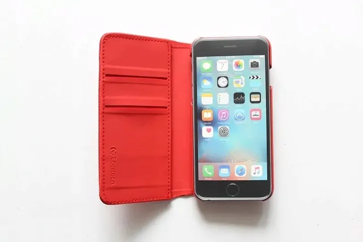 etui-logitech-iphone-66s-kolor-czerwony