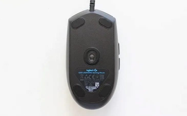 logitech-g203-czarna-model-g203-lightsync