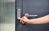 zamek-lockin-wifi-g30-rodzaj-zamka-zamek-nawierzchniowy