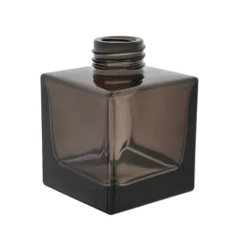 pojemnik-szklany-do-dyfuzorow-kwadratowy-czarny-dymiony-100-ml-sisano