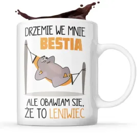 smieszny-kubek-na-prezent-drzemie-we-mnie-bestia