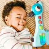 mini-woofer-mini-gitara-piesek-b-toys
