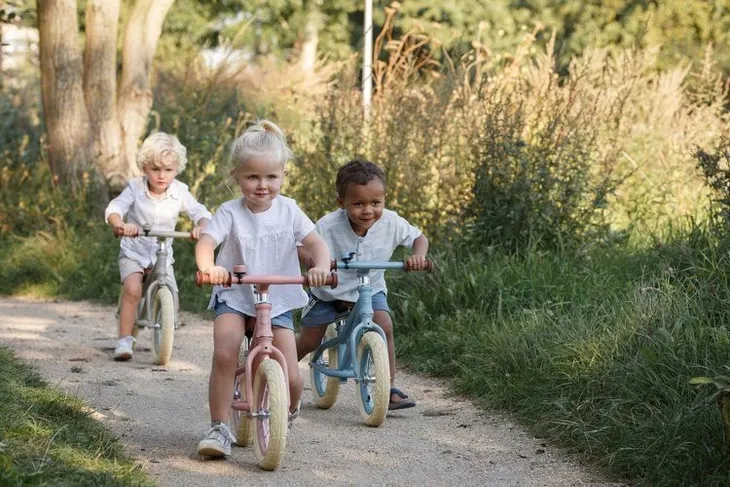 rower-biegowy-blekit-mat-little-dutch