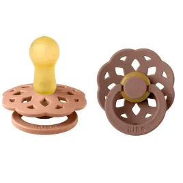 boheme-2-pack-smoczek-uspokajajacy-kauczuk-hevea-peach-and-woodchuck-s-bibs