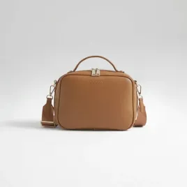 torebka-crossbody-i-organizer-do-wozka-2w1-dla-mamy-vera-caramel-joissy