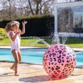 zraszacz-w-ksztalcie-pilki-panterka-roz-the-swim-essentials