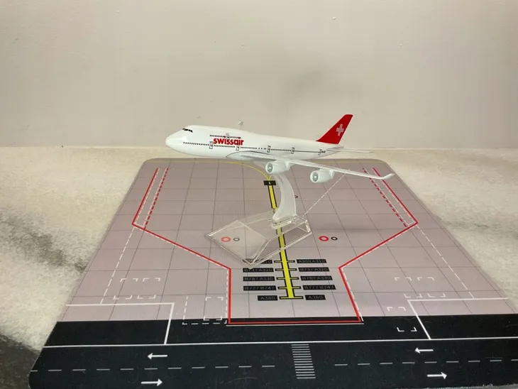 model-samolotu-boeing-b747-swissair-stan-nowy