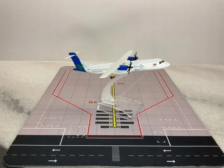 model-samolotu-atr-72-maswings-stan-nowy