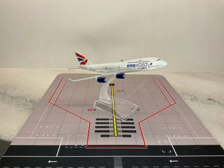 model-samolotu-boeing-b747-british-airways-one-world-stan-nowy