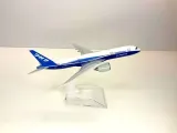 model-samolotu-boeing-b787-dremliner-stan-nowy
