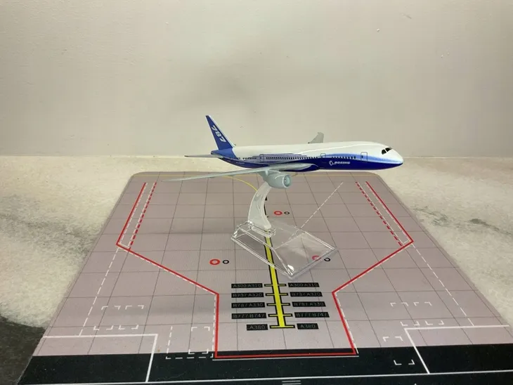 model-samolotu-boeing-b787-dremliner-stan-nowy