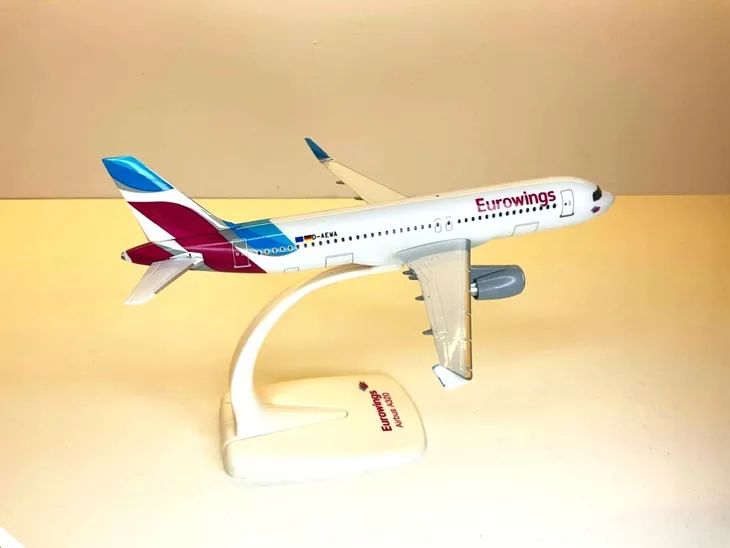 model-samolotu-airbus-a320-eurowings-1-200-d-aewa-stan-nowy