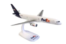 model-samolotu-boeing-b757-200-fedex-express-ppc-1-200