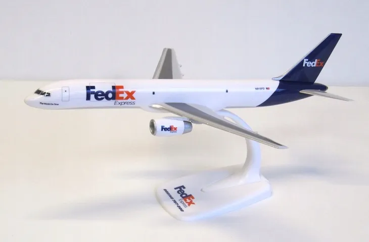 model-samolotu-boeing-b757-200-fedex-express-ppc-1-200-stan-nowy