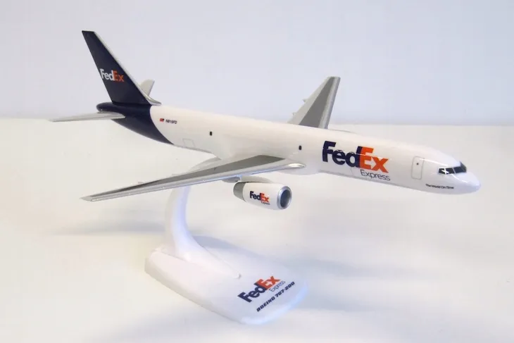 model-samolotu-boeing-b757-200-fedex-express-ppc-1-200-stan-nowy