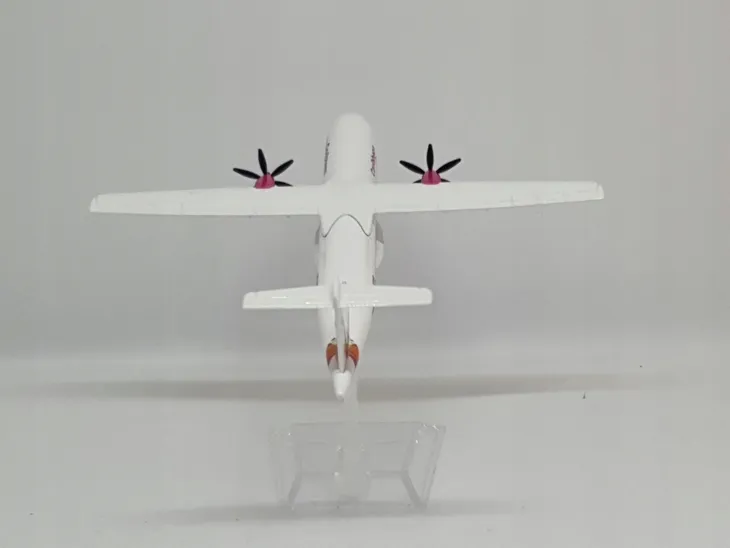 model-samolotu-atr-72-caribbean-1-400-stan-nowy