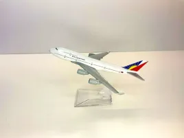 model-samolotu-boeing-b747-philippines