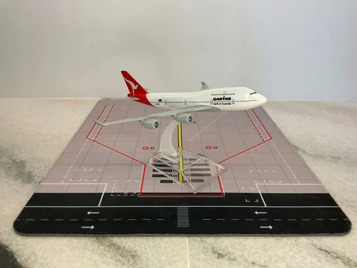 model-samolotu-boeing-b747-qantas-stan-nowy