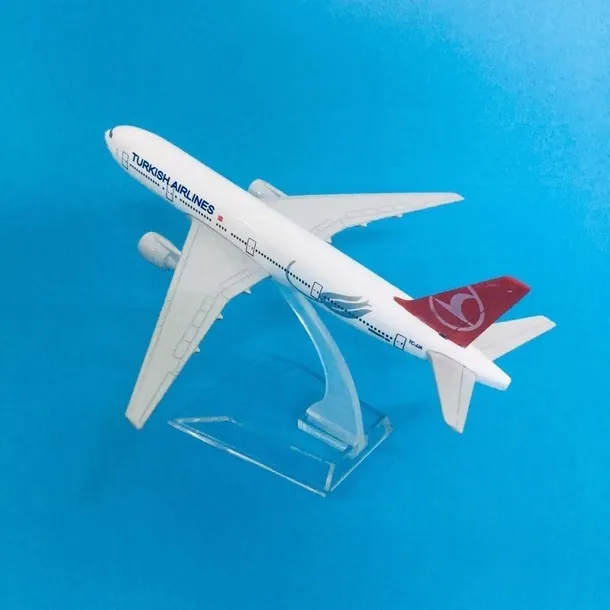 model-samolotu-boeing-b777-turkish-airlines-stan-nowy