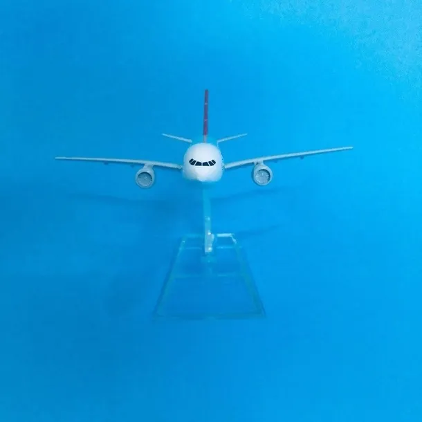 model-samolotu-boeing-b777-turkish-airlines-stan-nowy